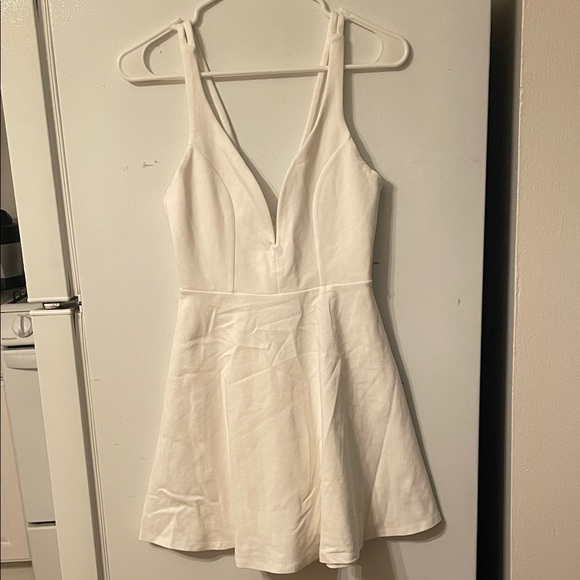 Lulu's NWT XS Chic White Mini Dress - Picture 1 of 7